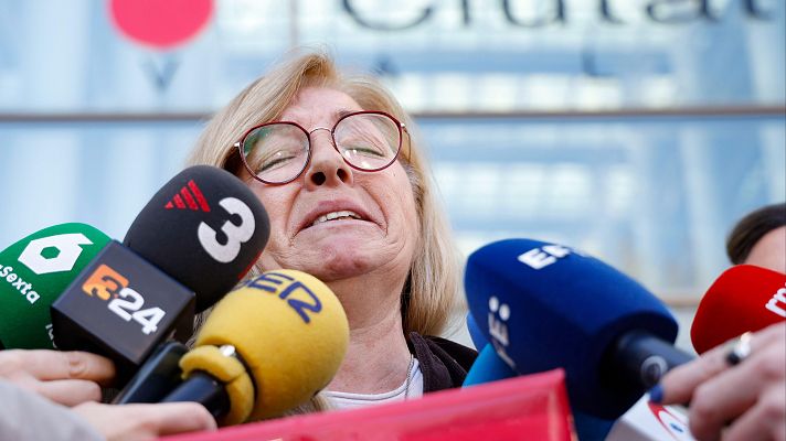 Telediario 1 - La mujer de un fallecido durante la dana presenta las llamadas que hizo al 112: "Nadie cogía el teléfono"