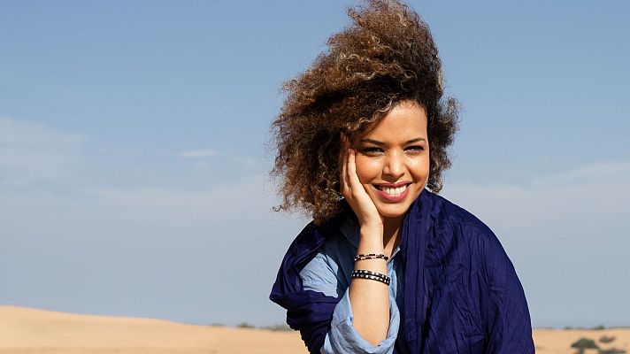 Telediario Fin de Semana - 'Flores de papel': la novela que narra el Sáhara a través de sus de mujeres