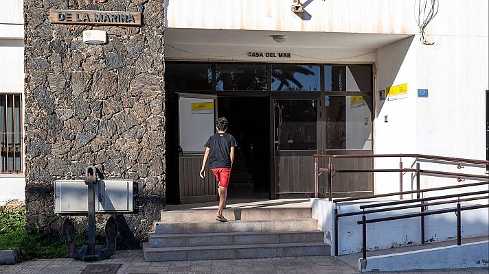 Telediario 2 - El Supremo da diez días al Gobierno para que se haga cargo de unos mil menores solicitantes de asilo