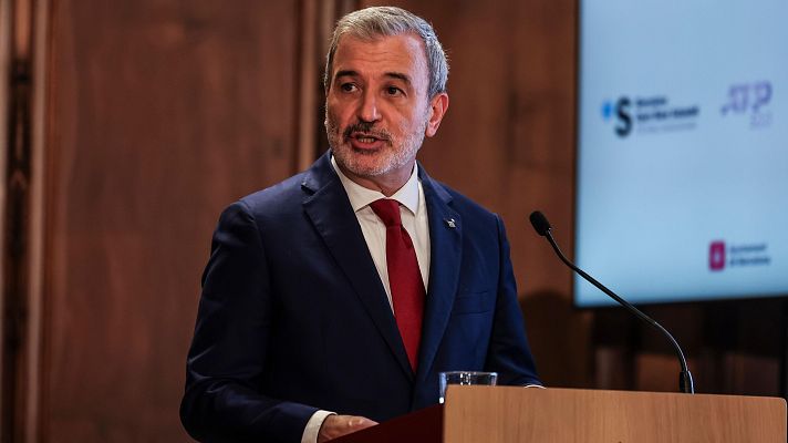 La noche en 24h - El alcalde de Barcelona muestra su apoyo al proyecto de una biblioteca local señalado por Trump