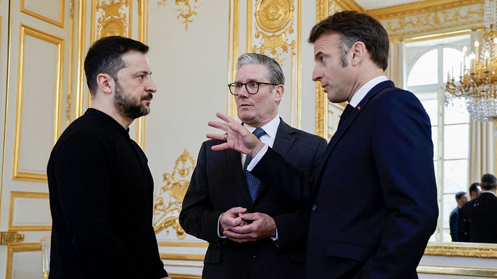 Telediario 1 - Macron sostiene que levantar las sanciones a Rusia sería un "error"