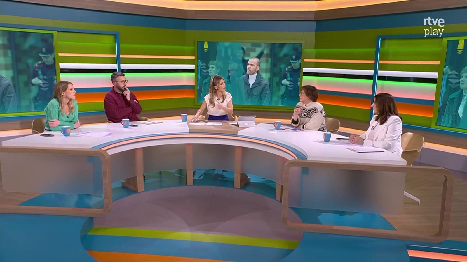 Absolen Dani Alves, esquí adaptat i emoticones | L'altaveu - L'altaveu | Veure