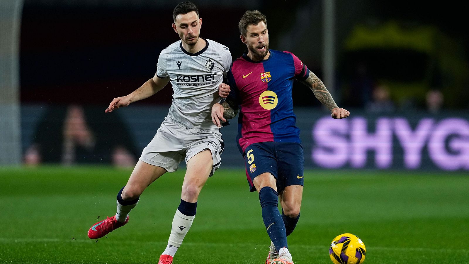 Osasuna impugna el partido ante el Barça por alineación indebida de Iñigo Martínez