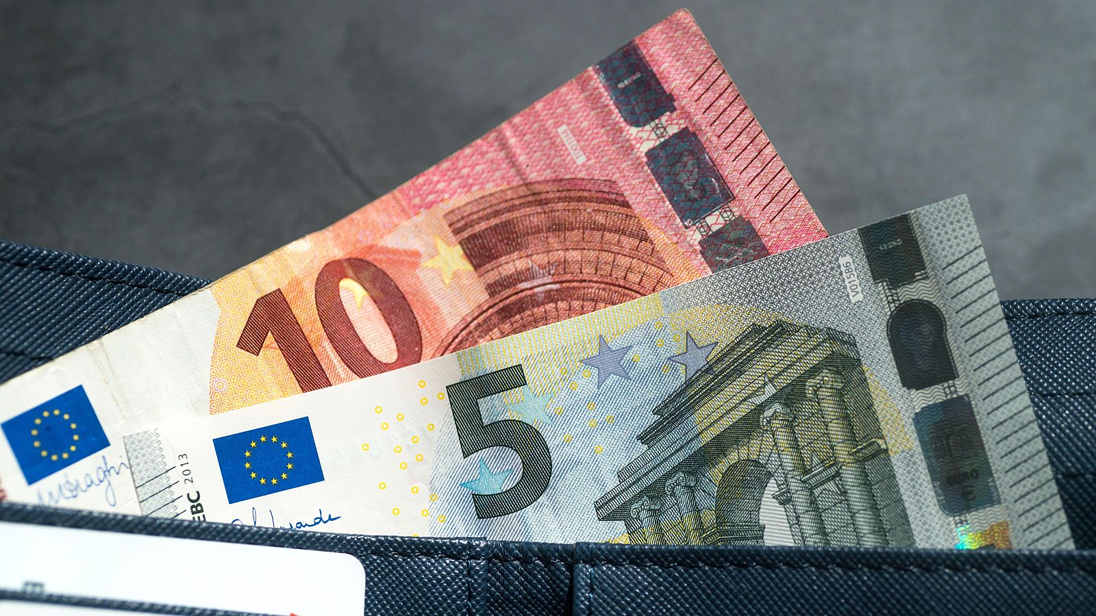 Más gente busca ahorrar en gastos debido a la inflación - Telediario 1 | Ver