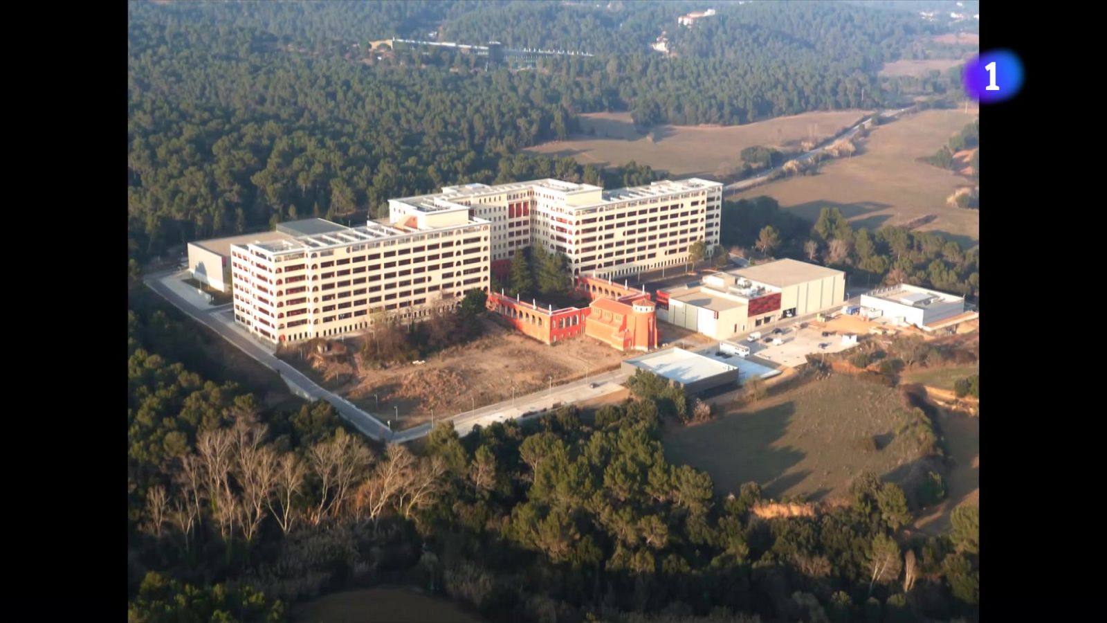 El futur 'hub' de l'audiovisual a Catalunya es posa a caminar - L'Informatiu | Veure