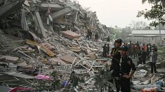 Birmania y Tailandia siguen buscando desaparecidos por el terremoto mientras aumentan los muertos