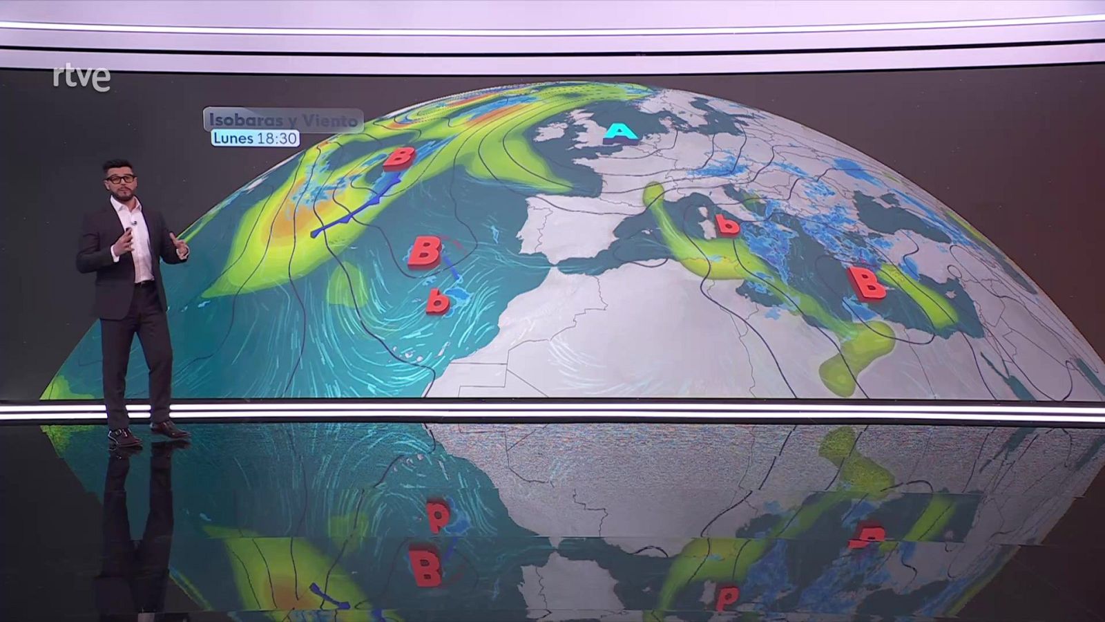 Intervalos de viento fuerte de componente norte en Pirineos, Ampurdán, bajo Ebro, Menorca y Mallorca - ver ahora