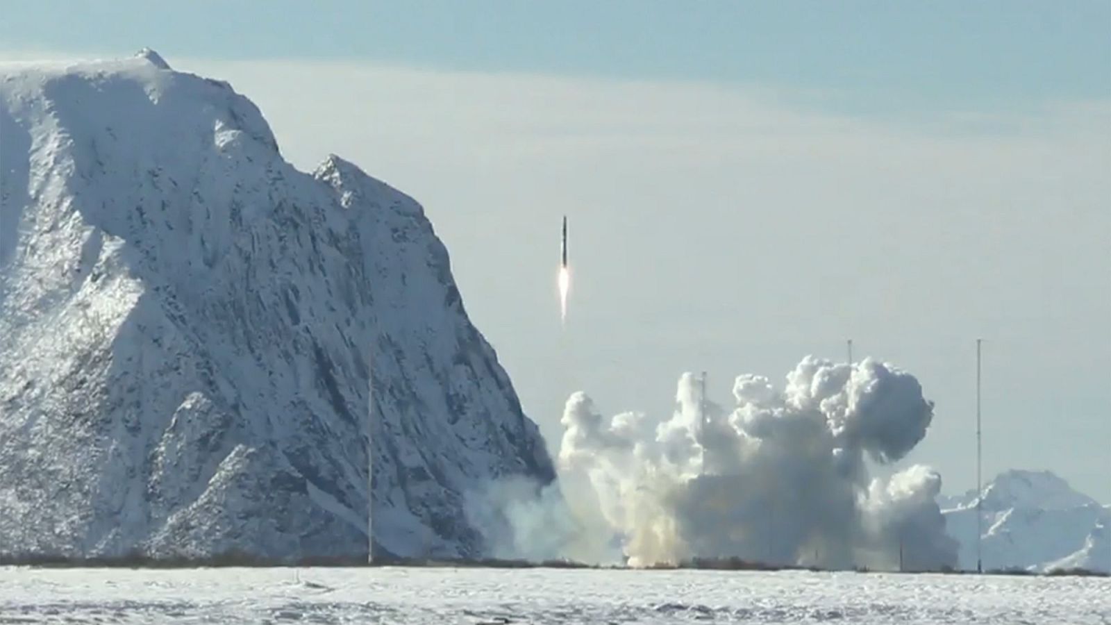 Se estrella el primer cohete espacial lanzado en Europa | Ver