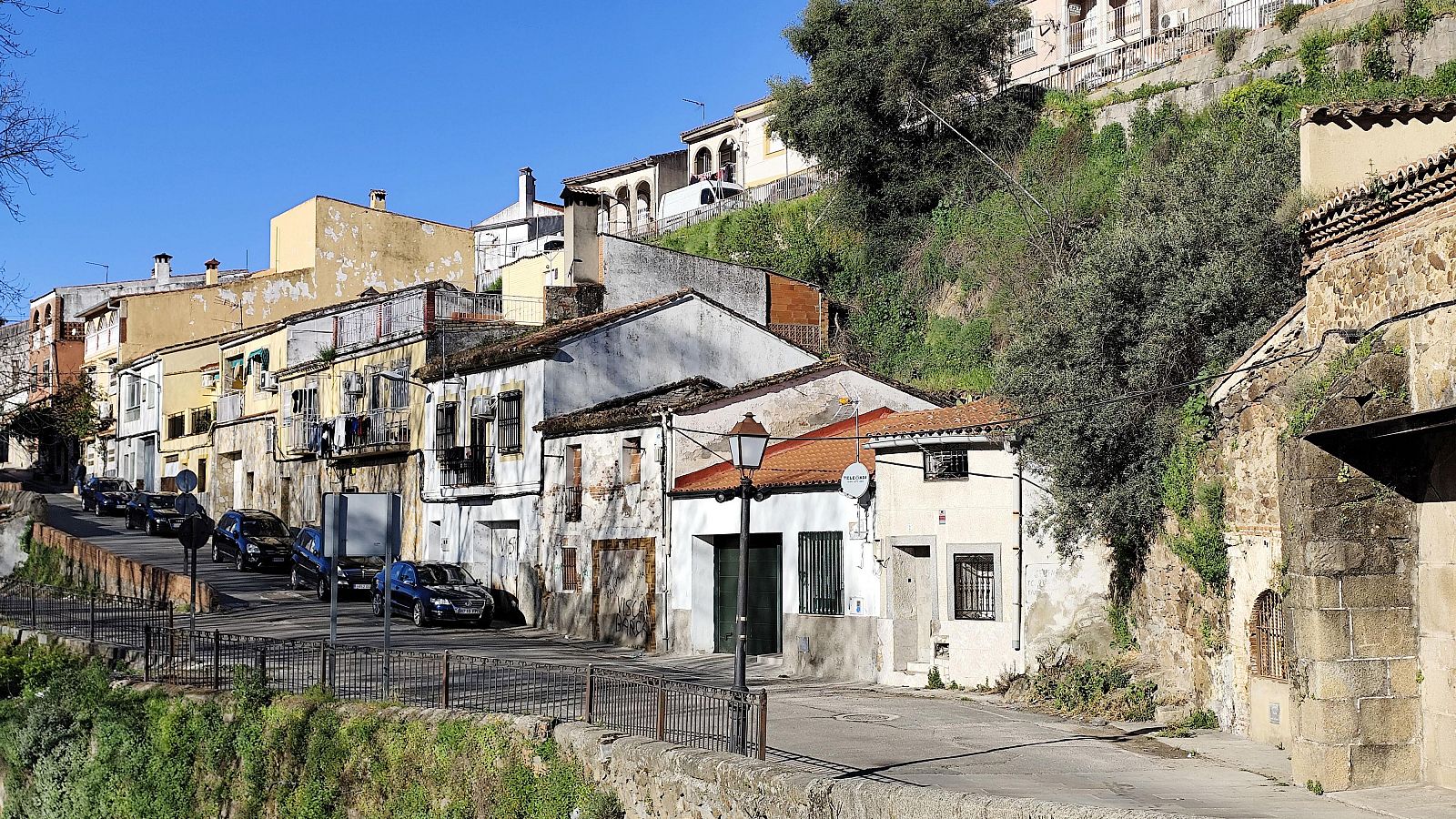 Muere la niña de dos años herida en un tiroteo en Plasencia