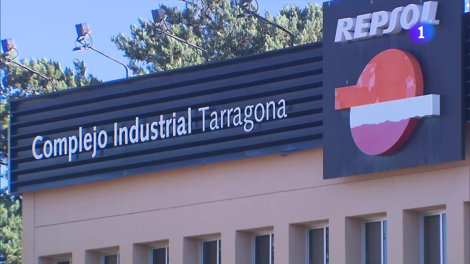 Tranquilitat a Repsol Tarragona pel veto de Trump al cru veneçolà - L'Informatiu | Veure