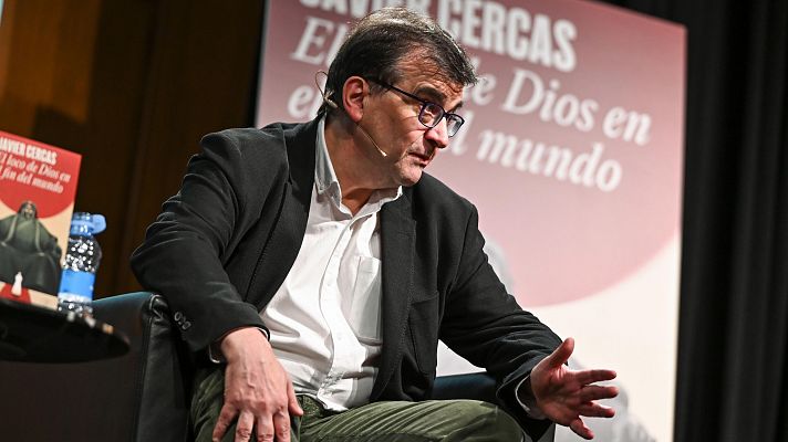 El encargo del Vaticano a un escritor ateo: Javier Cercas estrena su libro sobre el viaje del Papa Francisco a Mongolia