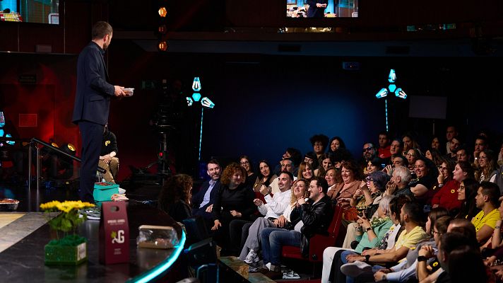 Intérpretes de signos en vivo para público sordo