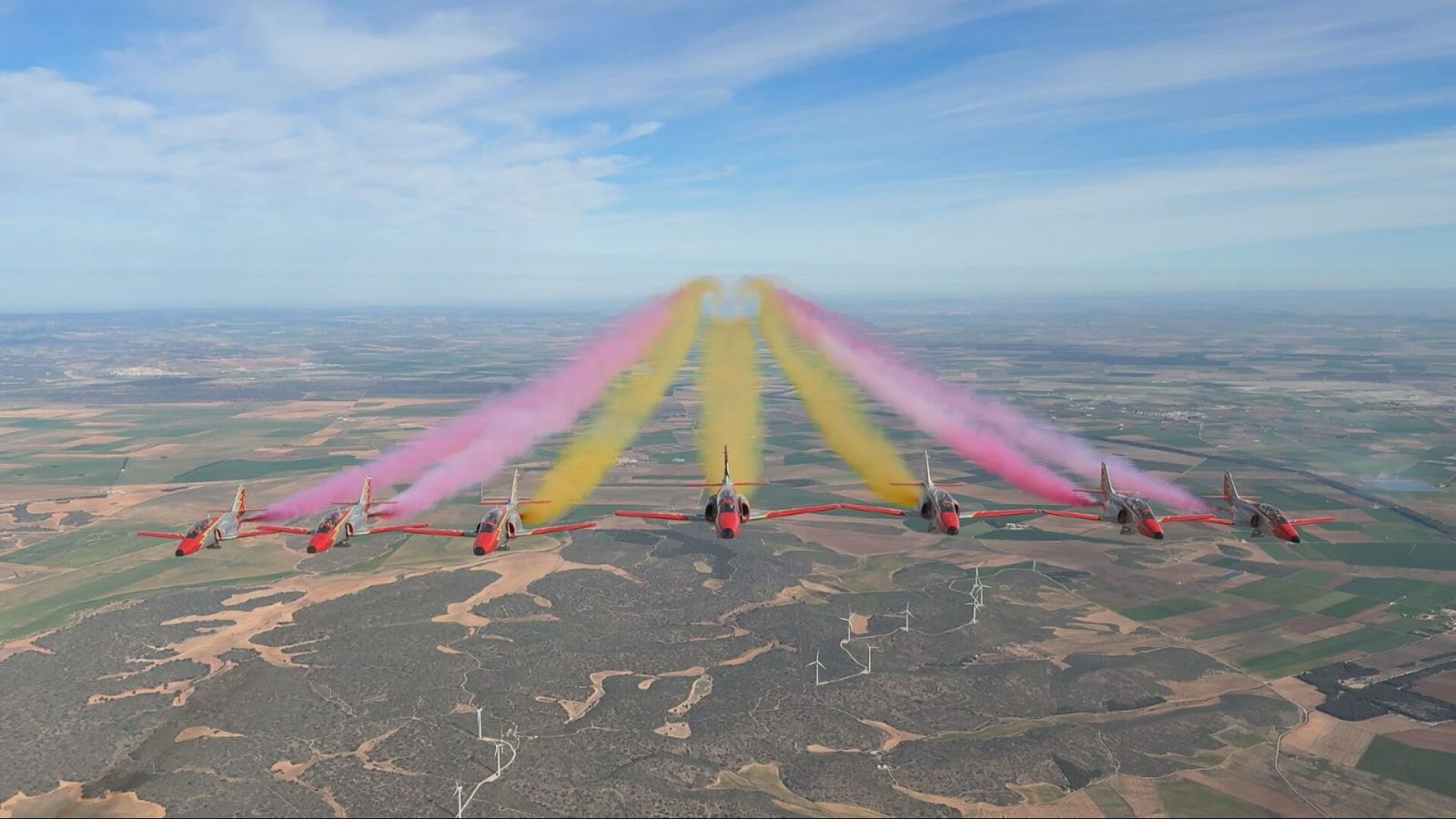 La Patrulla Águila prepara su aniversario: 40 años en el aire - La tarde en 24h | Ver