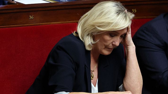 Telediario 1 - Tensión en el Parlamento francés el día después de la inhabilitación de Marine Le Pen
