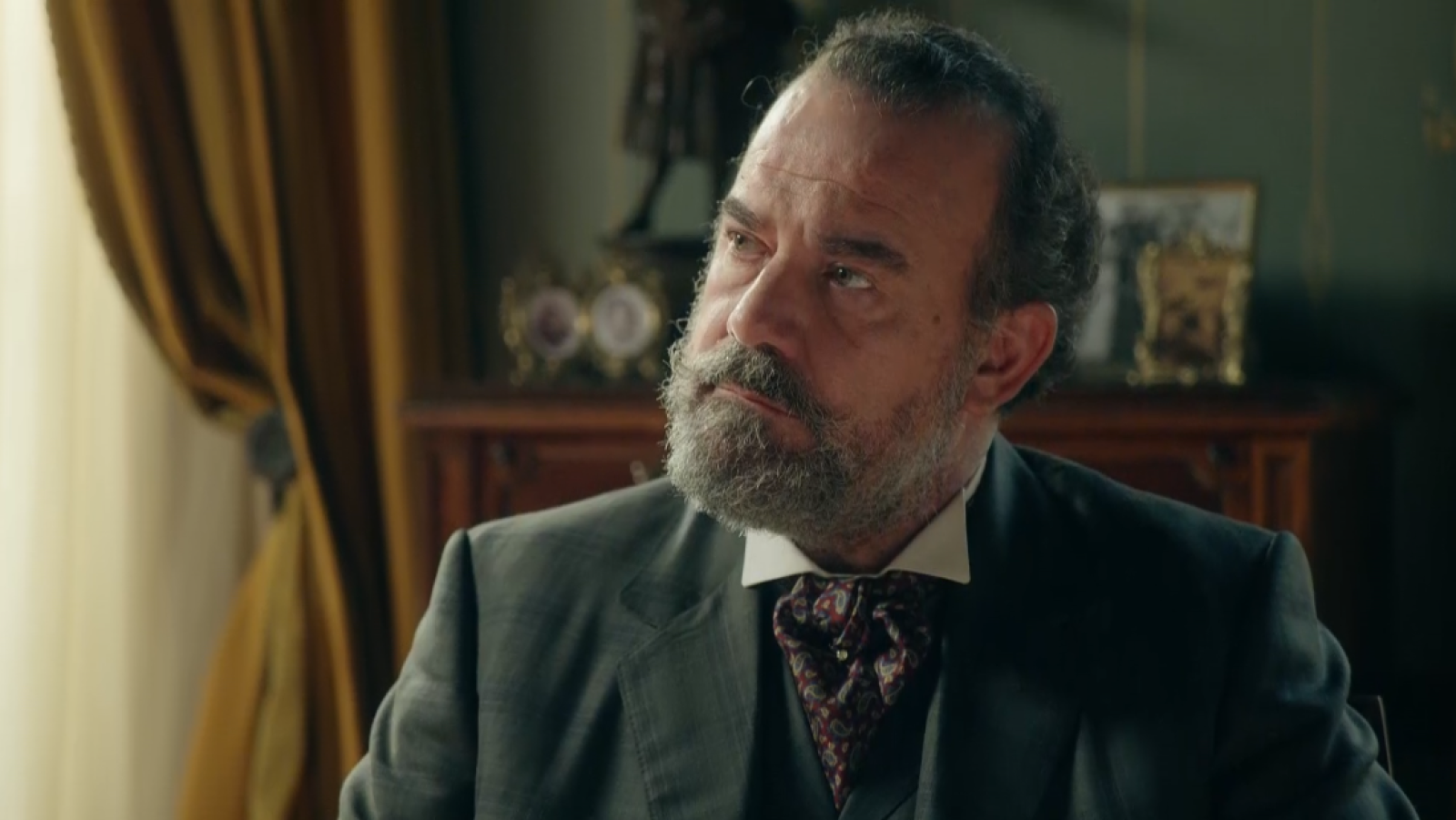 La Promesa: Alonso permite a Leocadia quedarse en la habitación de Cruz