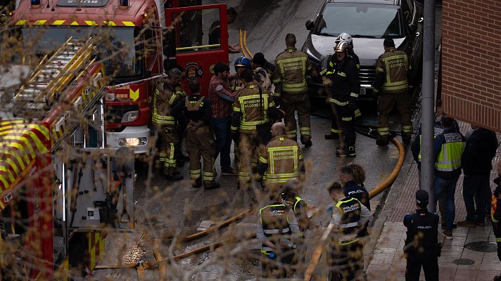 La tarde en 24h - Mueren dos bomberos en un incendio sofocado en un garaje en Alcorcón