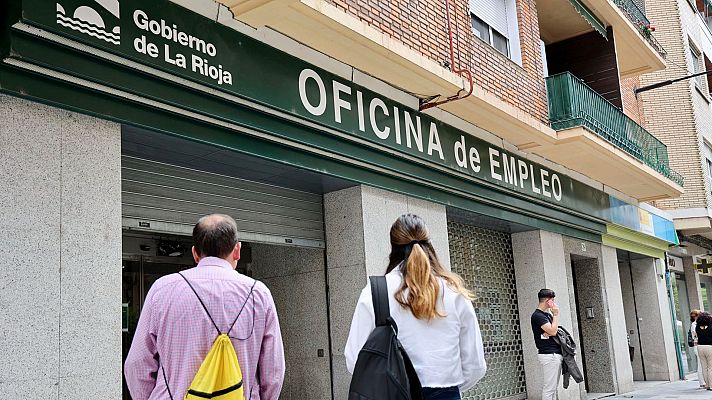 Telediario 2 - España crea 161.491 empleos en marzo y el paro baja en 13.311 personas