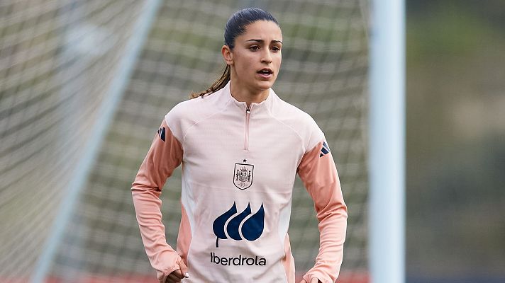 Jana Fern�ndez, una "t�a dura" que sue�a con que la Eurocopa sea su "gran torneo"