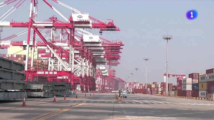 L'Informatiu - Els experts no esperen "un gran daltabaix" pels aranzels de Trump