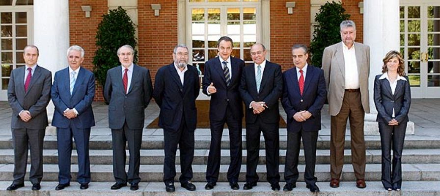  - Zapatero, con los agentes sociales