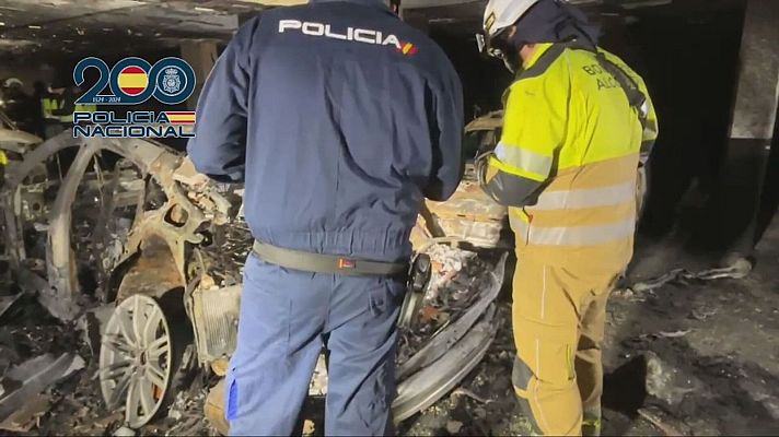 Telediario 1 - Continúa la investigación sobre el incendio donde murieron dos bomberos en Alcorcón