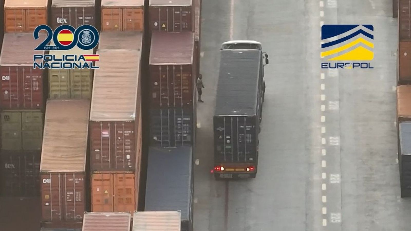 Intervenidos mil kilos de droga a una banda que la introducía por el puerto de Valencia - Fin de semana 24h | Ver