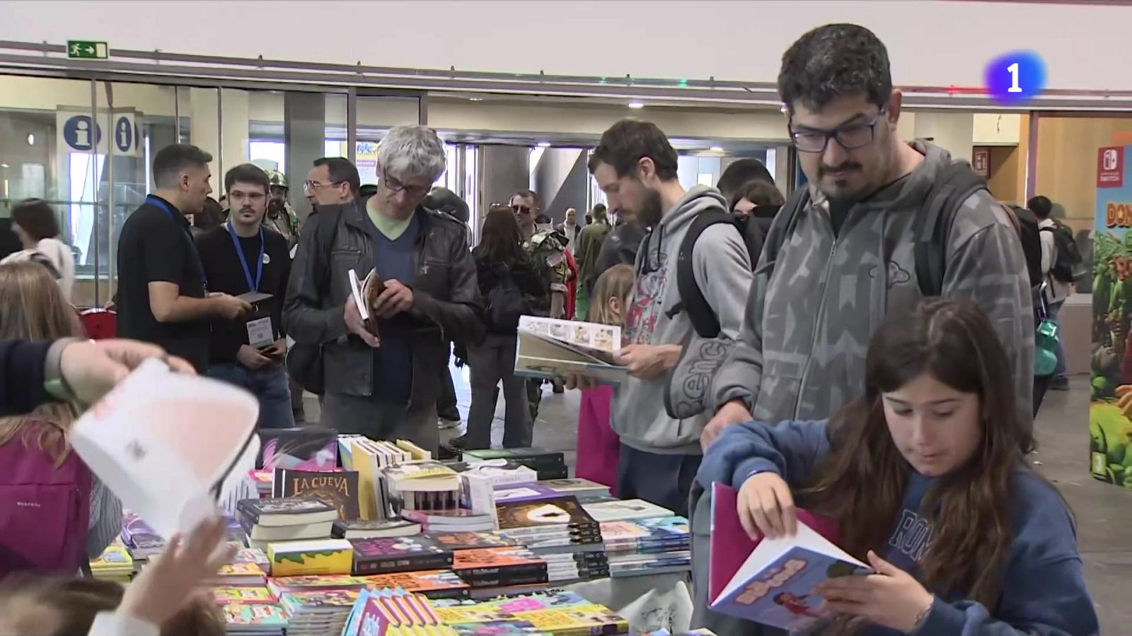Segona jornada del Saló del Còmic amb la mirada posada al públic infantil - L'Informatiu | Veure