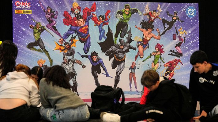 Telediario Fin de Semana - La 43 edición del Salón del Cómic de Barcelona presta más atención al público infantil y juvenil