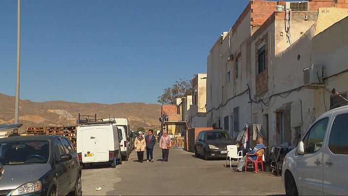 Pueblo de Dios - Los almendros, cruzadas a pie de barrio