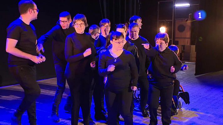 L'Informatiu - L'obra de teatre inclusiu 'Frankments' tanca la Mostra d'Igualada