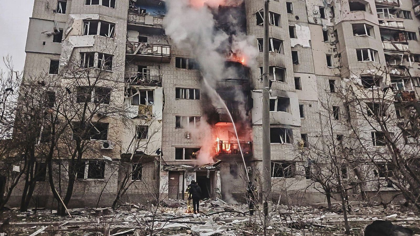 Rusia lanza nuevos ataques aéreos sobre Ucrania - Fin de semana 24h | Ver