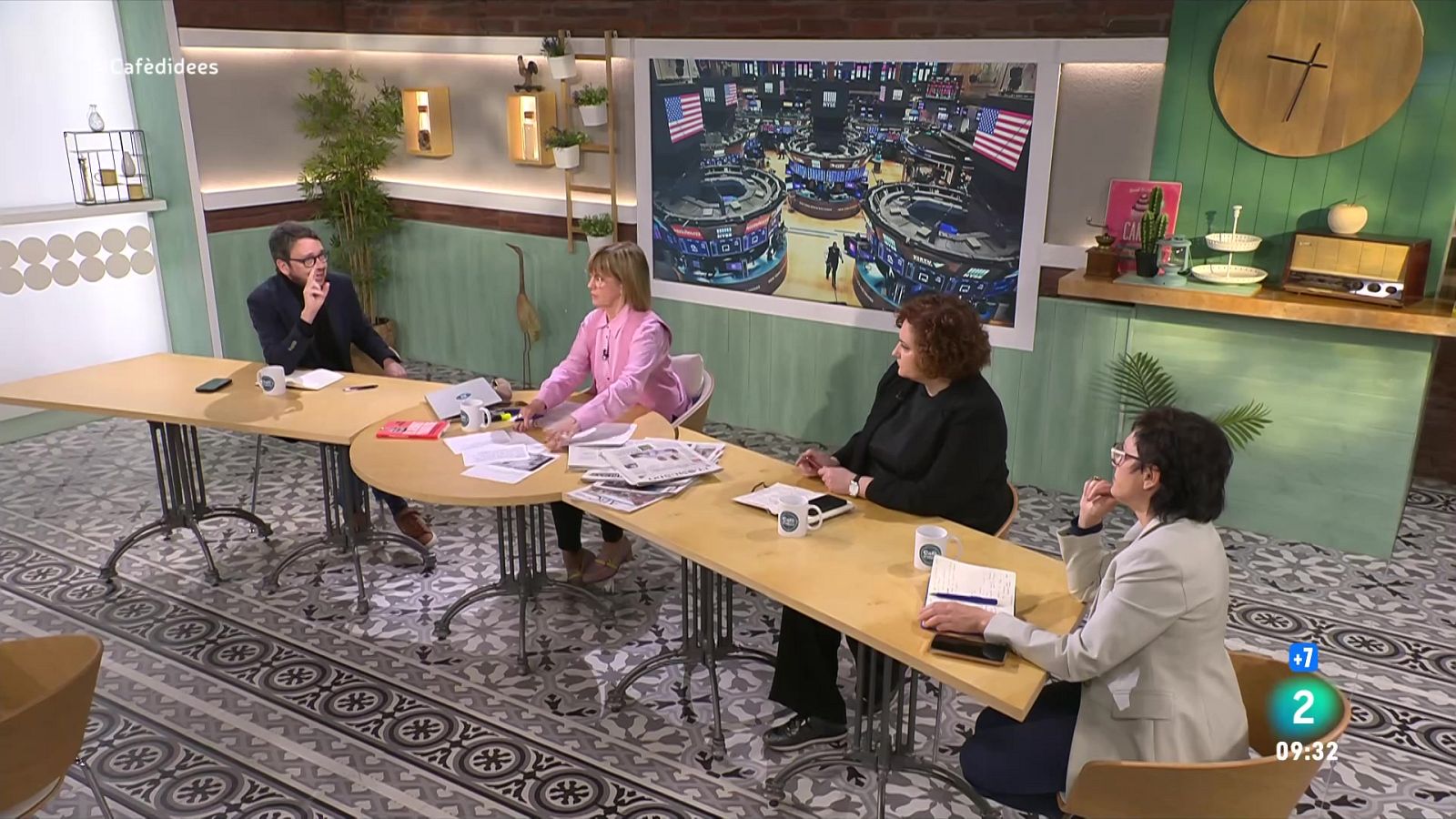 L'escriptor presenta la darrera novel·la. Parlem d'habitatge amb la diputada de la CUP. I amb CCOO Catalunya sobre la resposta als aranzels