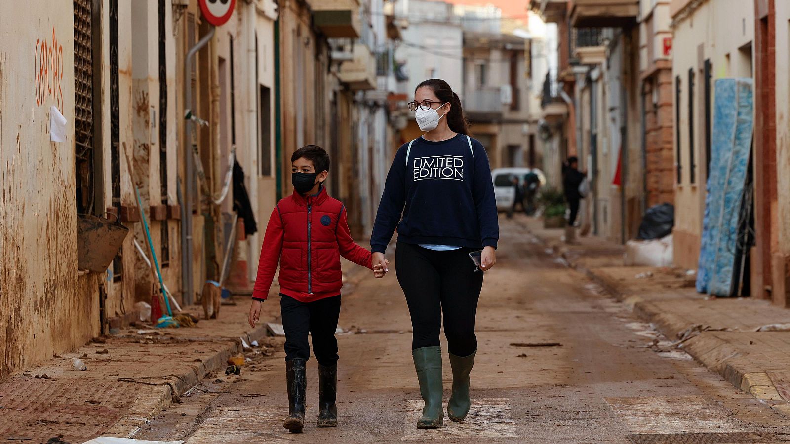 Los colegios afectados por la dana siguen sin recuperar la normalidad - Telediario 1 | Ver