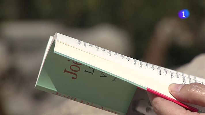 L'Informatiu - Joël Dicker sorprèn amb un llibre per a totes les edats