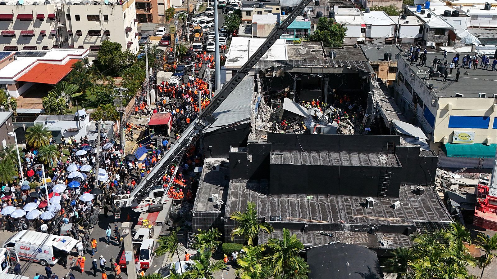Al menos 98 muertos al desplomarse el techo de una discoteca en Santo Domingo