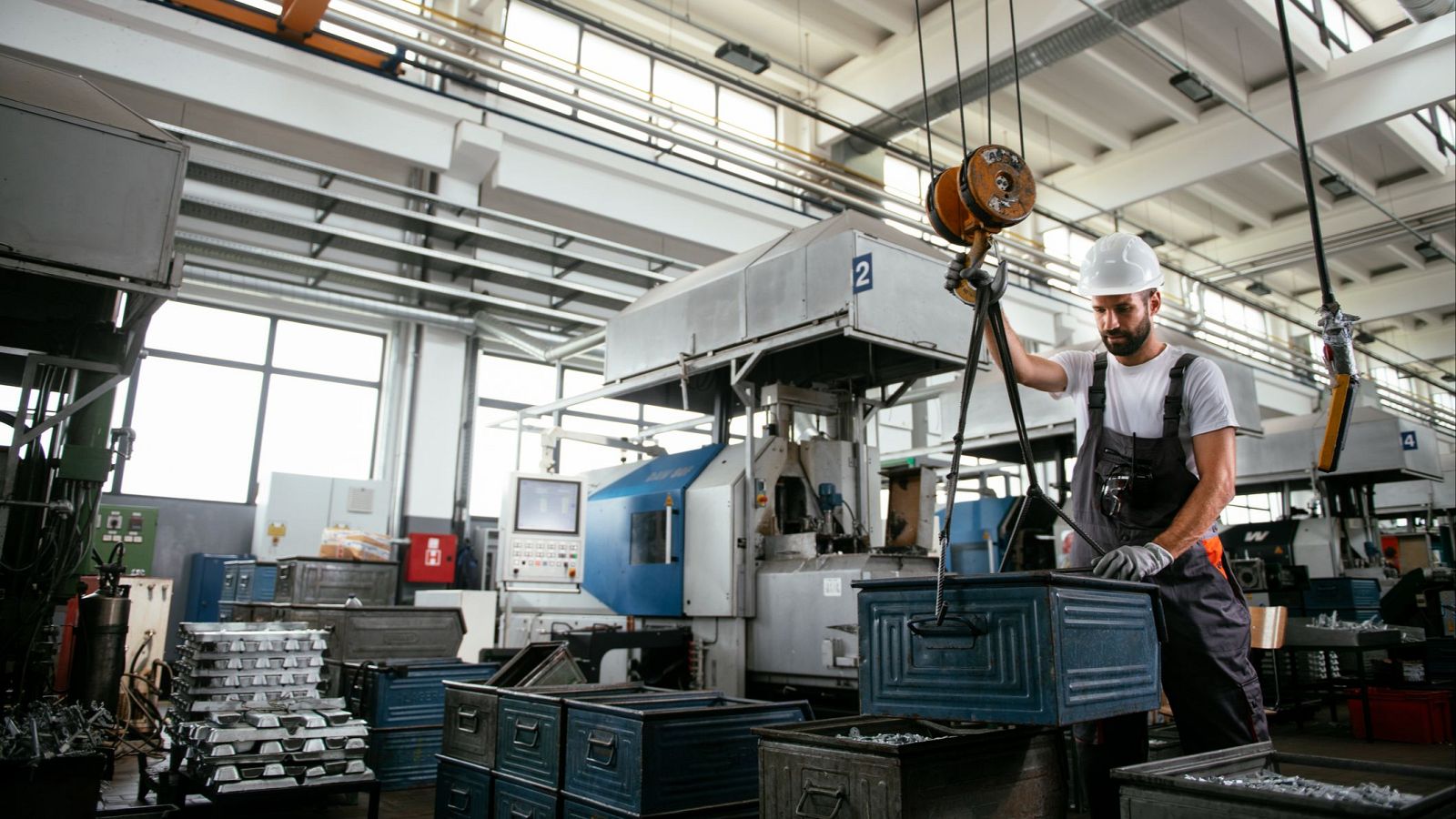 Fabricantes españoles temen la caída en ventas - Telediario 1 | Ver