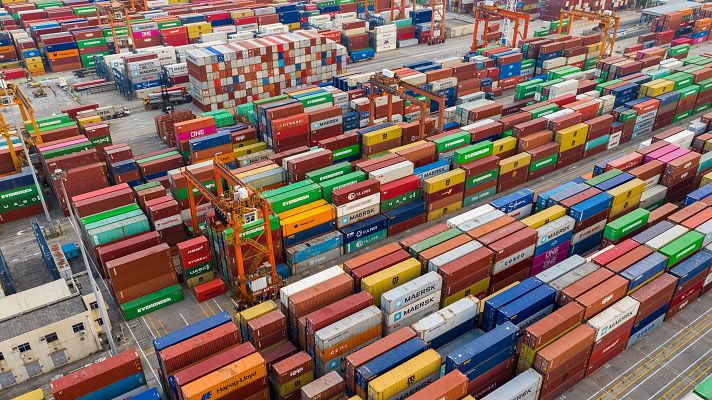 Malas lenguas - VerificaRTVE explica la diferencia entre aranceles y el impuesto del valor añadido (IVA)