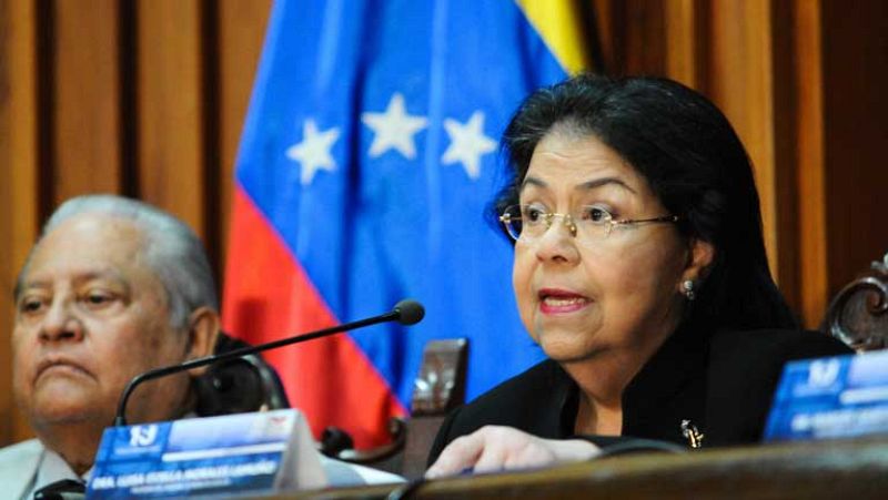 El Supremo avala que Hugo Chávez siga en la presidencia