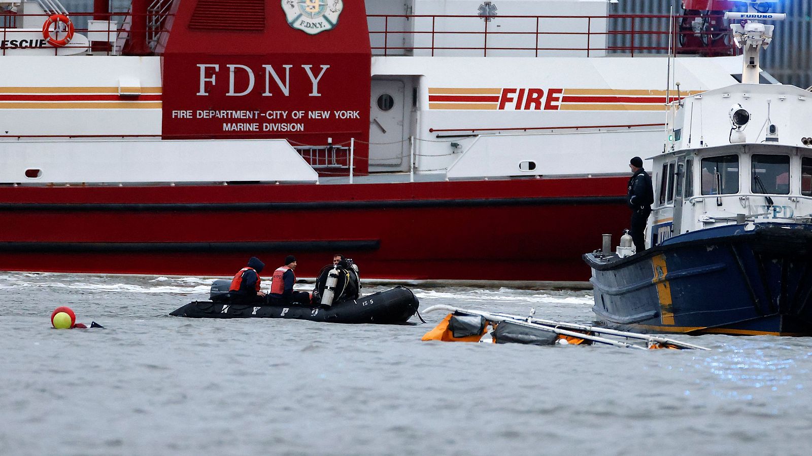 Muere una familia española al estrellarse un helicóptero en NY