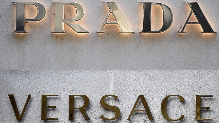 Telediario 1 - Prada compra Versace por 1.250 millones de euros