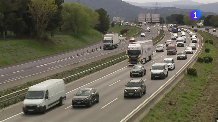 L'Informatiu - Operació sortida per Setmana Santa: 470.000 vehicles sortiran de l'àrea metropolitana