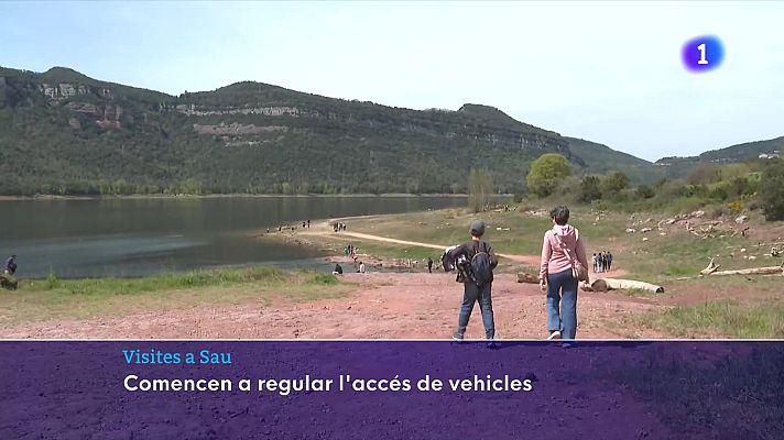 L'Informatiu - Comencen a regular l'entrada de vehicles al pantà de Sau per l'alt volum de visitants