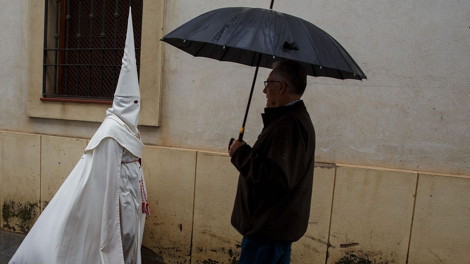 Semana Santa más cara y pasada por agua | Ver