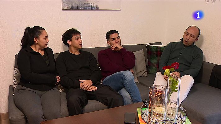 Telediario Fin de Semana - Hijos de los migrantes que llegaron en los 2000