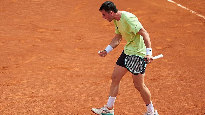 Tenis - Pedro Martínez pasa a segunda ronda del Conde de Godó