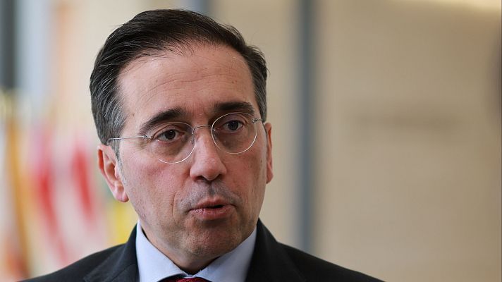 La noche en 24h - Albares ve "muy acertado" el viaje de Sánchez a China y descarta que Washington tome represalias