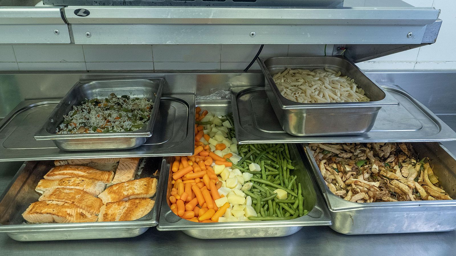 Aprueban un real decreto para garantizar cinco comidas saludables semanales en colegios | Ver