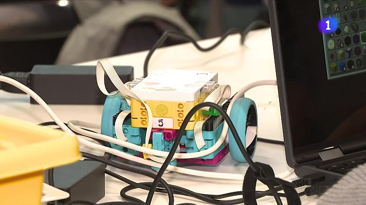 L'Informatiu - Un campus tecnològic acosta la ciència als infants de la Catalunya Sud