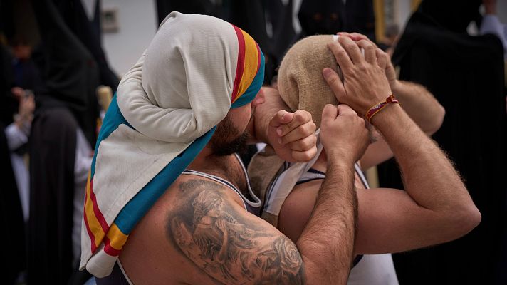 Telediario 1 - Protección y ejercicio para mover dos toneladas, fundamental para ser costalero