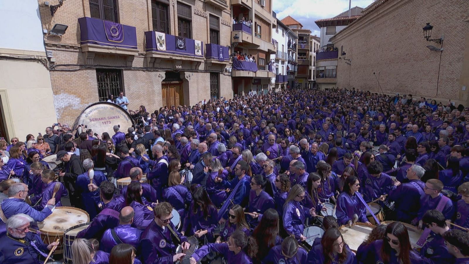 Diego Buñuel, encargado de iniciar la Rompida en Calanda: "Estar aquí es increíble"